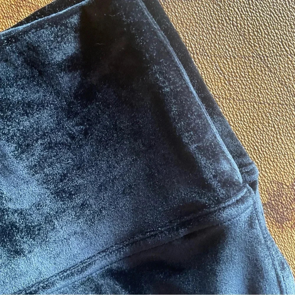 LULULEMON Wunder Lounge VELVET,  size 4, black - Picture 4 of 7